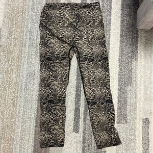 K-deer capri cut leggings - size M